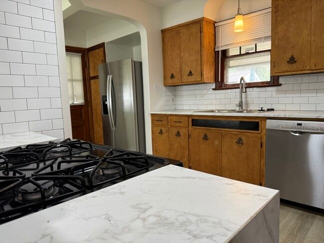 Building Photo - Charming 3 beds 1.5 baths in Columbus!