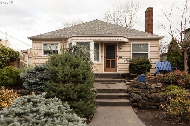 Coming Soon Sellwood-Moreland Two story, 3... - Coming Soon Sellwood-Moreland Two story, 3... House