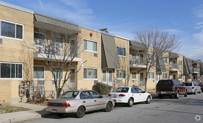 20 - 101 E Pine St - Pine Town Houses