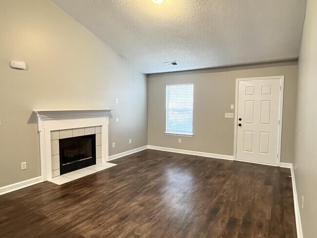Building Photo - 325 Kingville Dr