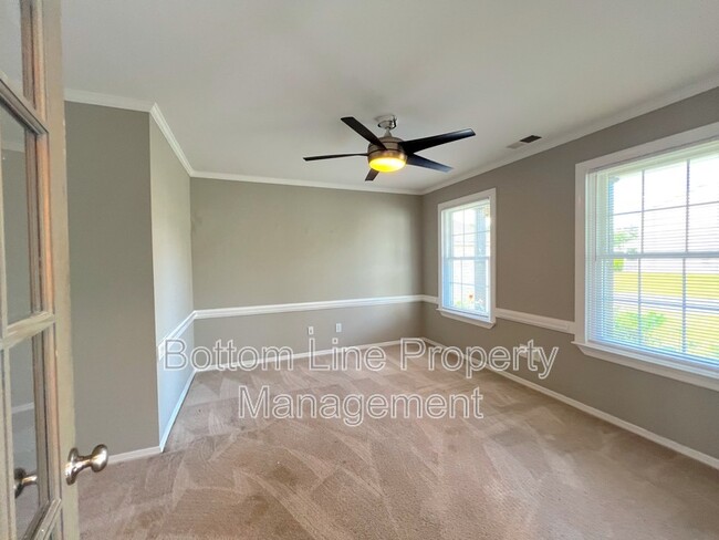 Building Photo - 10957 Dry Stone Dr