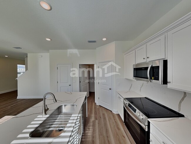 Building Photo - 5678 Oesterle Rd