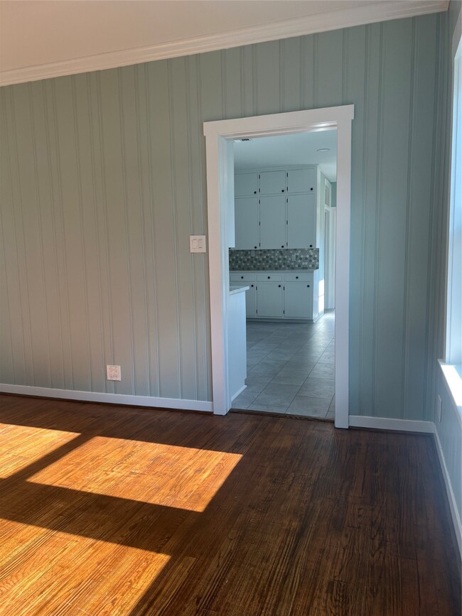 Building Photo - 803 Austin St