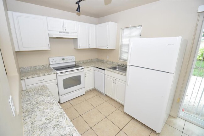 Building Photo - 1625 Pineberry St