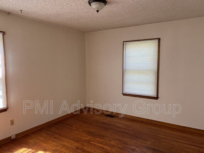 Foto del edificio - 1922 SW McAlister Ave