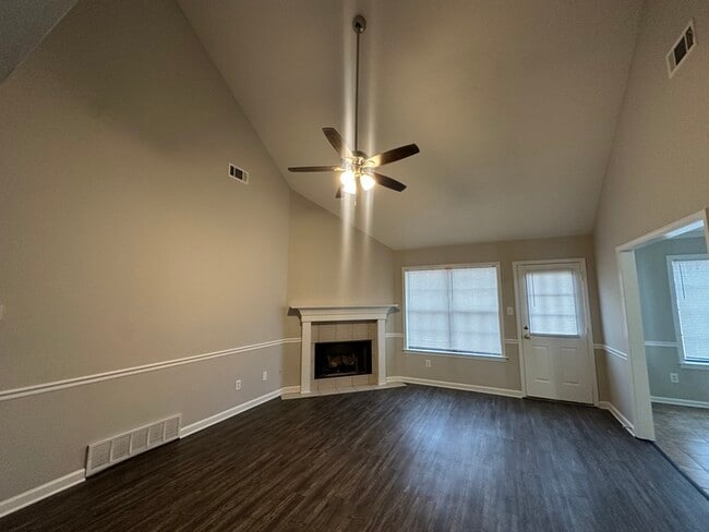 Building Photo - 7911 Jills Creek Dr