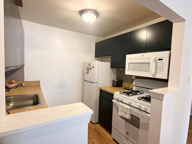 Building Photo - 120 Sussex St