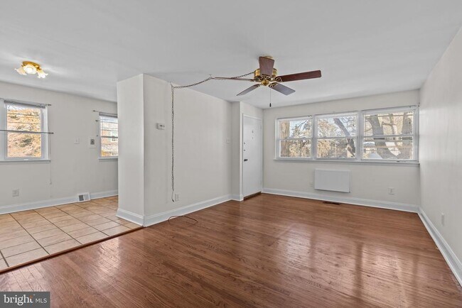 Foto del edificio - 5448 Hermit Terrace