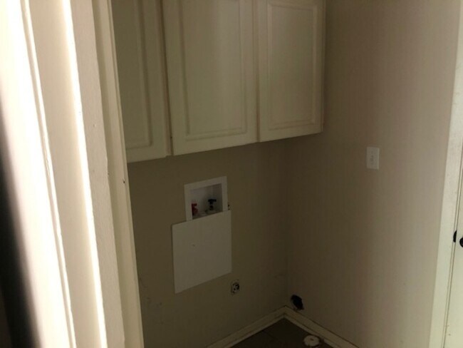Foto del edificio - 554 Woodland Hills Pl
