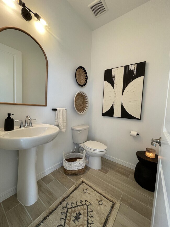 Foto del edificio - 6086 Artisan Ct