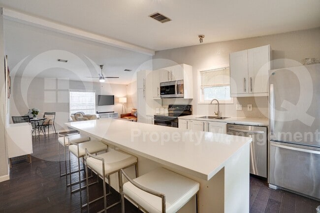 Foto del edificio - 5712 Hudson St
