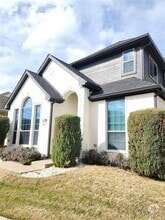 Building Photo - 1037 Paradise Cove
