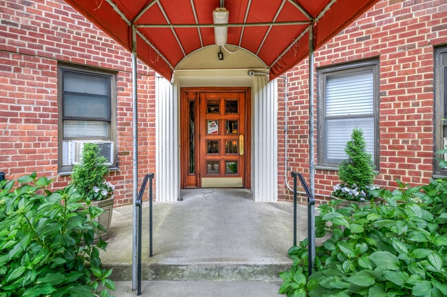 Building Photo - 181 Pearsall Dr