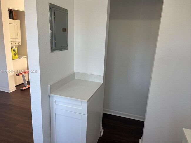 Foto del edificio - 8301 NW 4th Ave