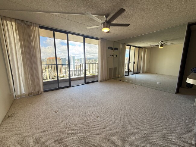 Foto del edificio - Chateau Waikiki 1 bedroom 1 bath with 2 pa...