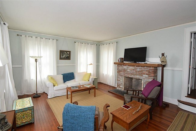 Building Photo - 3406 Miramar Dr