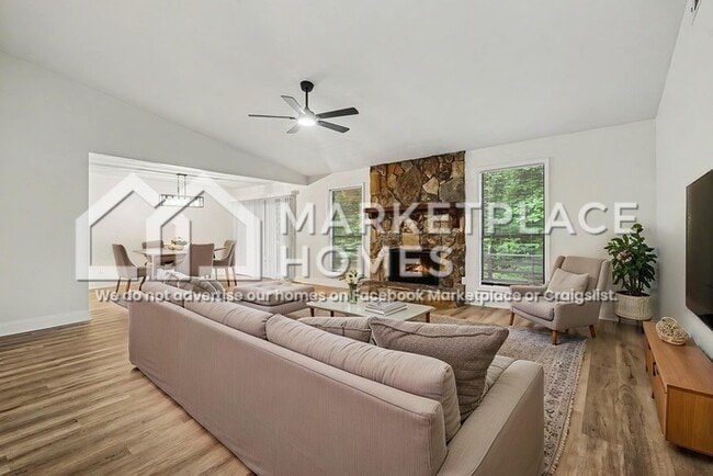 Building Photo - 5033 Mixon Pl