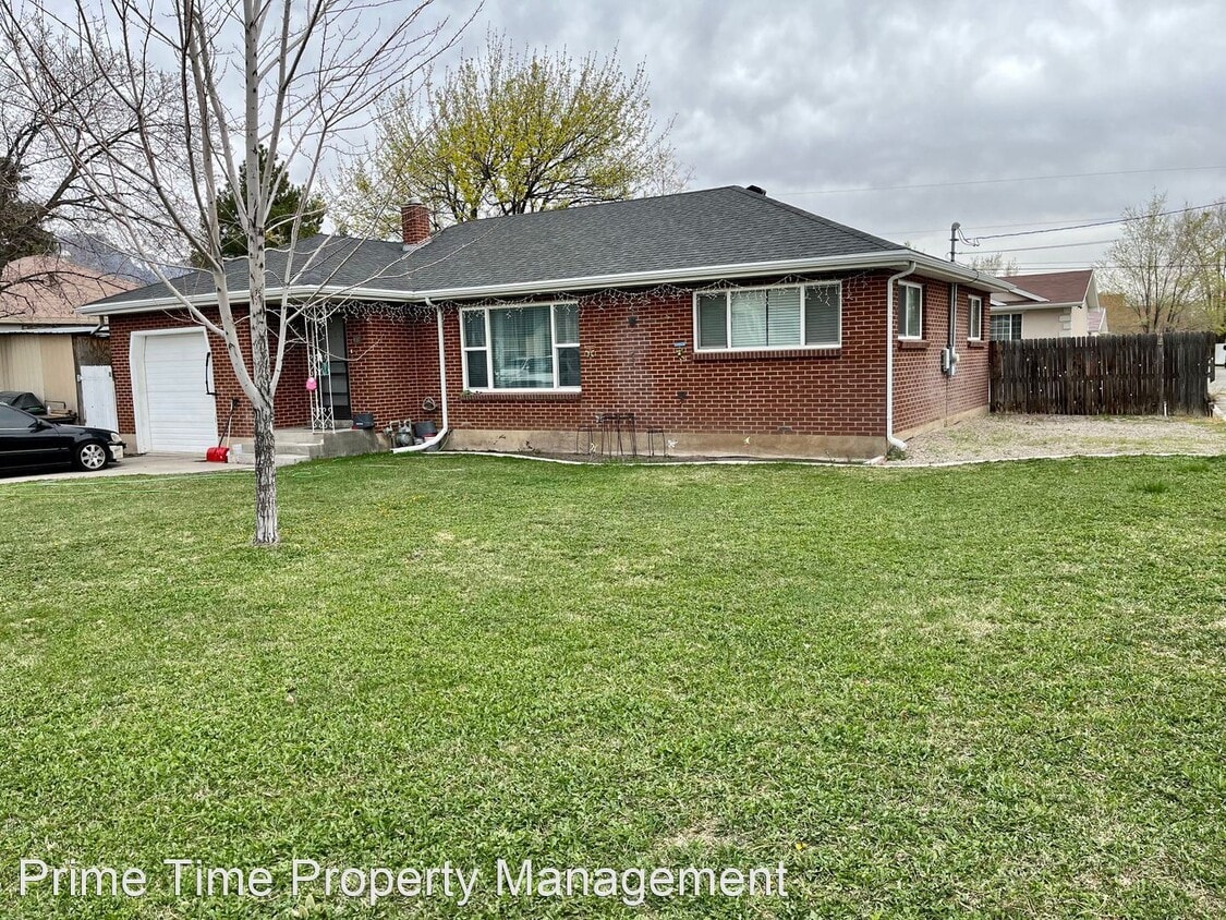 Primary Photo - 2 br, 1 bath House - 310 E 400 N