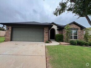 Building Photo - 3814 Kings Canyon Rd