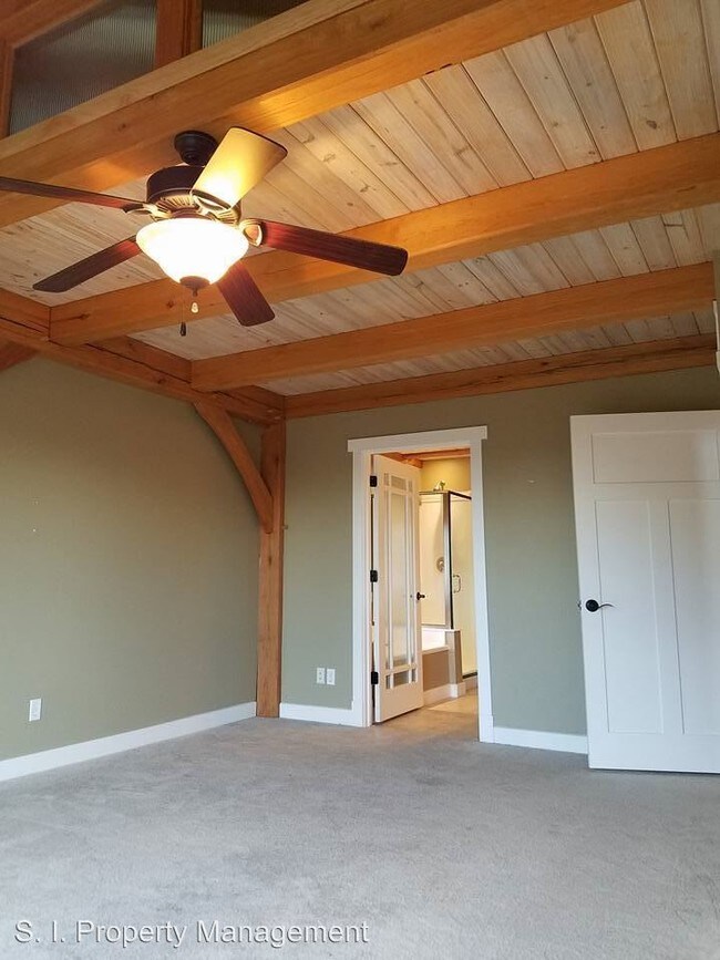 3 br, 3.5 bath House 835 Skyline Drive House for Rent in Cobden, IL