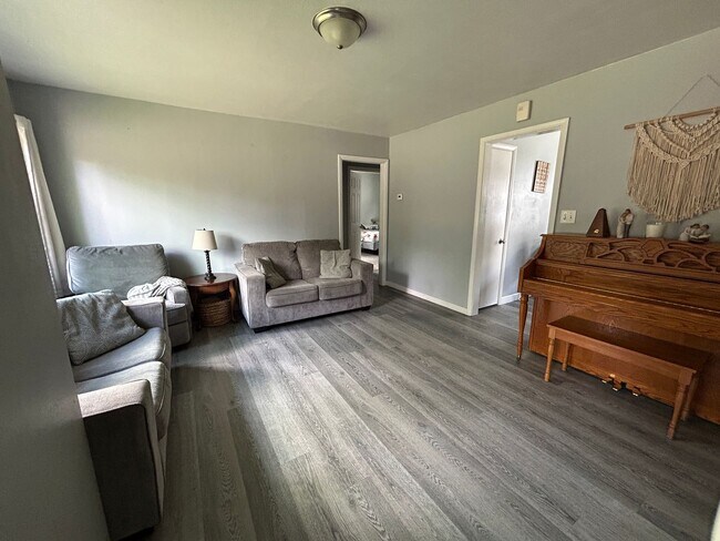 Foto del edificio - Lovely home in quiet neighborhood for rent