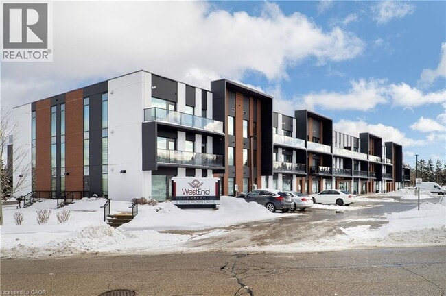 Photo du bâtiment - 5 Wake Robin Dr