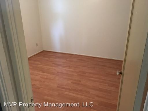 Building Photo - 705-705 Lee Ct
