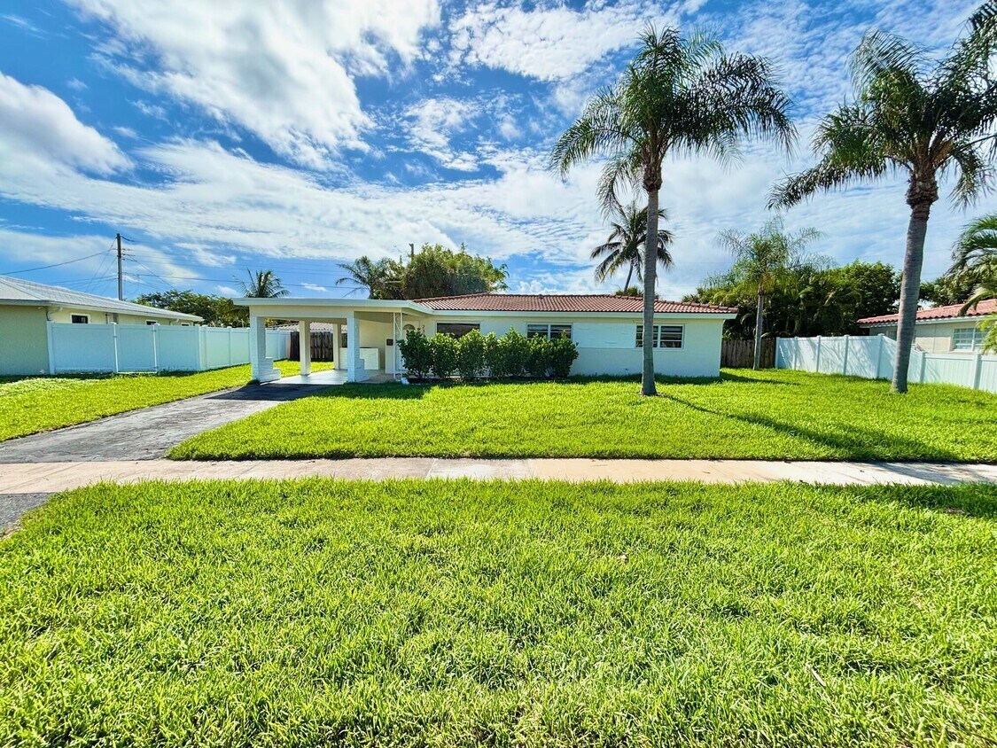 Foto principal - 2370 NE 4th Ave