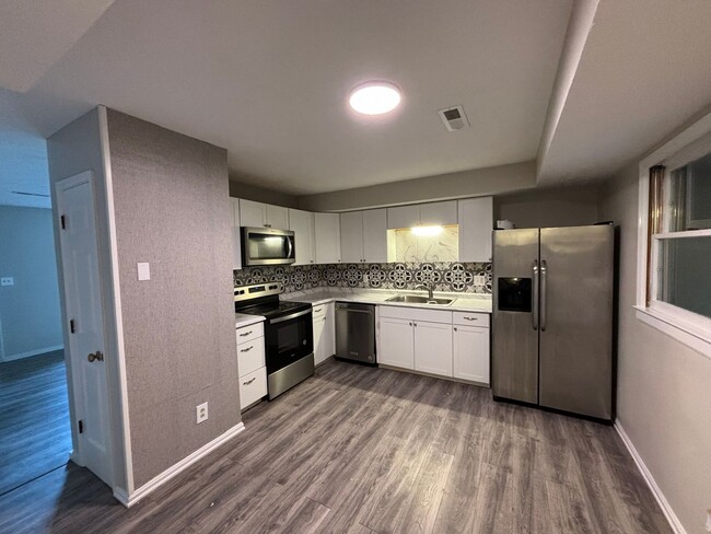 Foto del edificio - 2 Bedrooms- 1.5 Bathroom- Town House in We...
