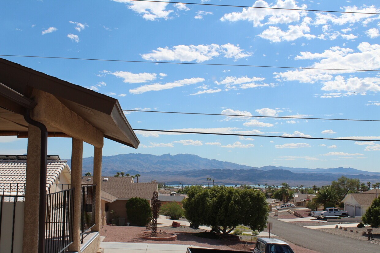 Foto principal - Remodeled 3 Bed 2 Bath Long Term Rental!