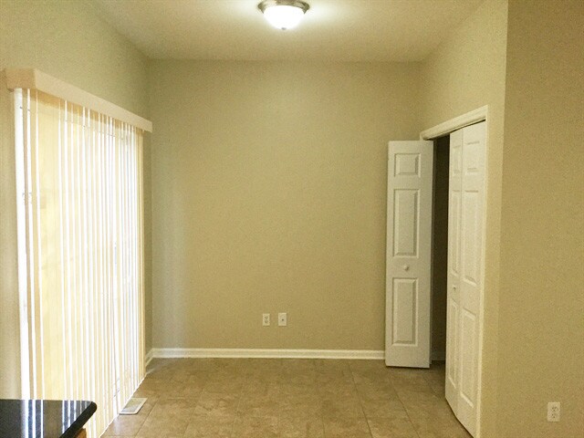 Building Photo - 3109 Carriage Light Ct