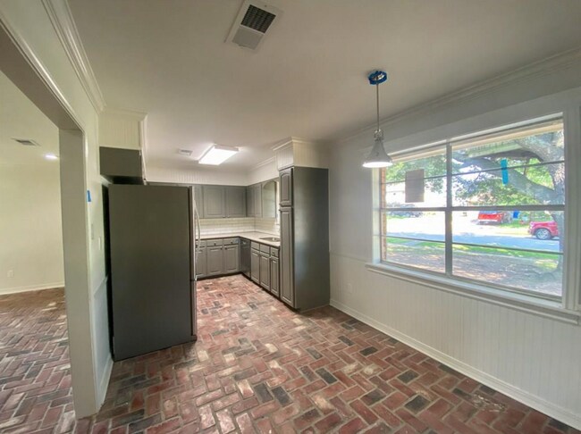 Foto del edificio - Move-in Ready 3 bed/ 2 bath home in Town S...