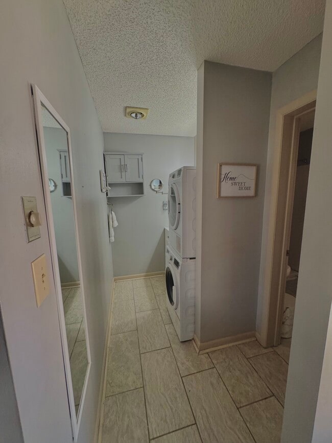 Building Photo - 160 Whitney Blvd