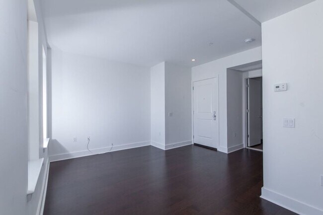 Foto del edificio - 3606 Rock Creek Church Rd NW