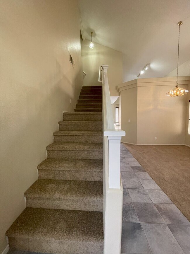 Building Photo - Lovely 4 Bedroom 2 Story home Available fo...