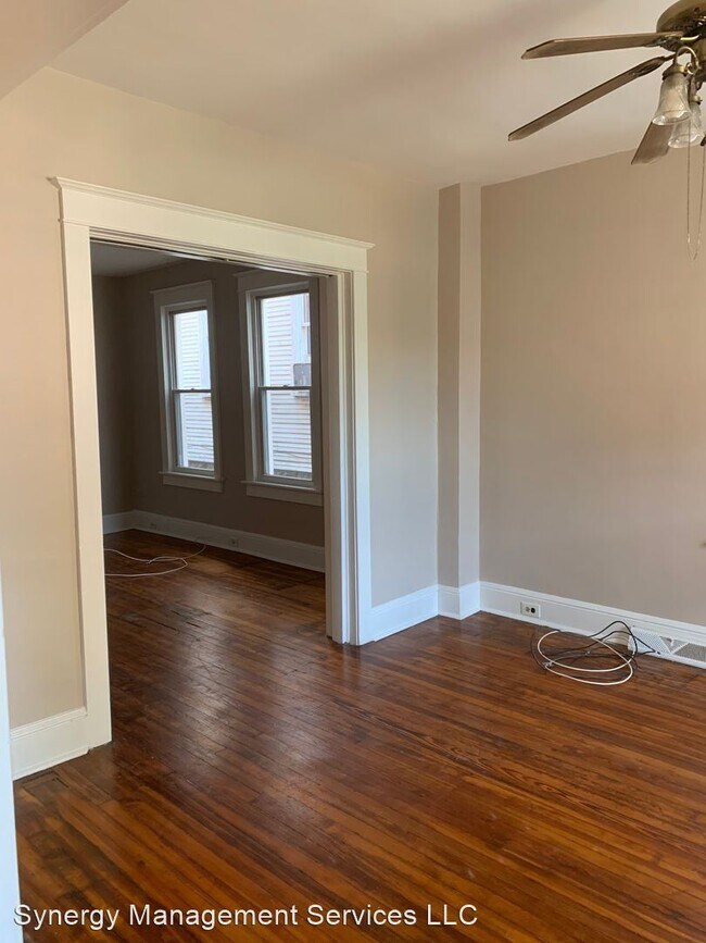 Building Photo - 3 br, 1 bath House - 907 W. Washington Street