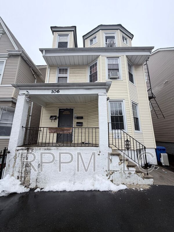 Photo - 106 N 16th St #1