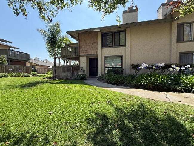 Foto del edificio - Spacious & Stylish Mission Plymor Townhome! 2 Assigned Parking! AC!