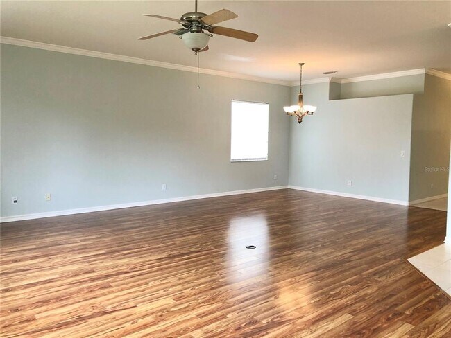 Foto del edificio - 4951 Creekside Trail