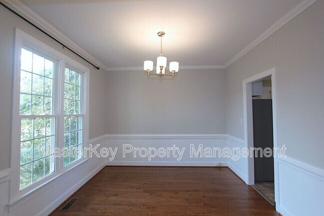 Building Photo - 115 Creek Park Dr