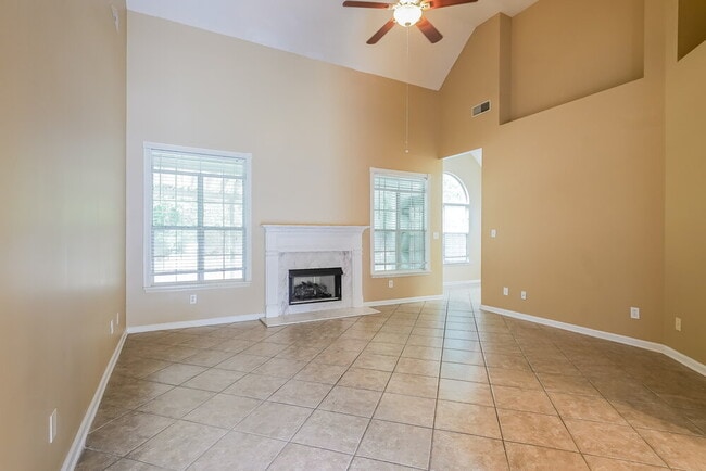 Building Photo - 725 Claiborne St