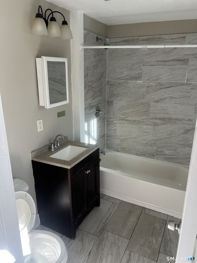 Foto del edificio - 179 Orland St