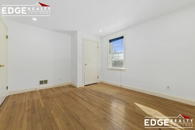 Foto del edificio - 97 Hamilton Rd