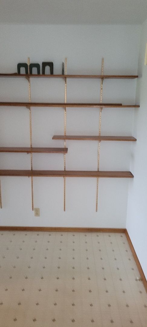 Building Photo - Country Living