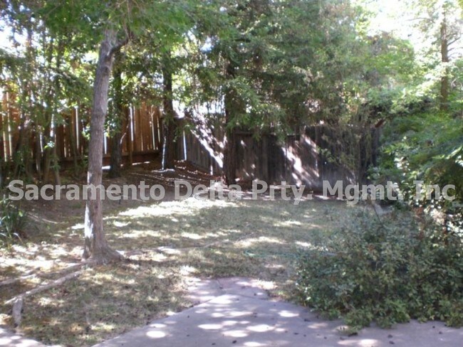 Building Photo - 8621 Northam Dr