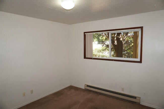 Building Photo - 13050 NW Cornell Rd