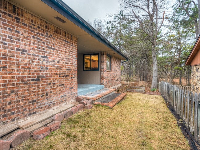 Side yard - 12413 Goldsborough Rd
