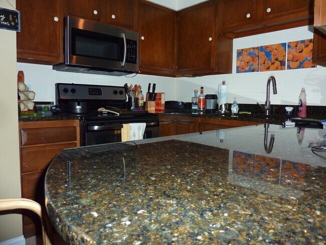 Foto del edificio - 1211 Highland Ave