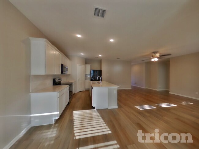 Foto del edificio - 440 Walpole Ct