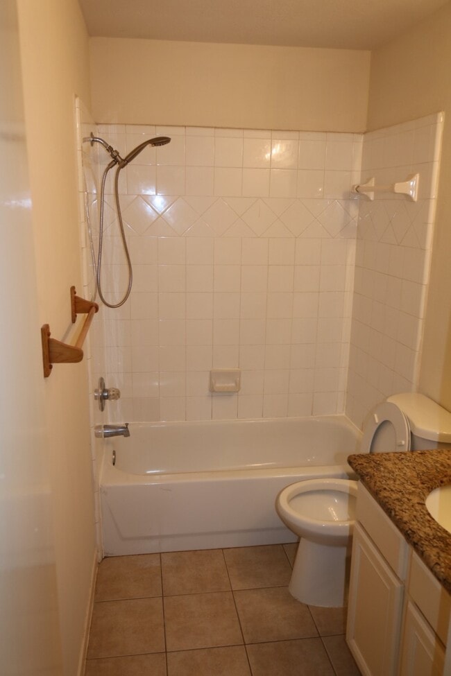 Building Photo - 18414 Willow Moss Dr